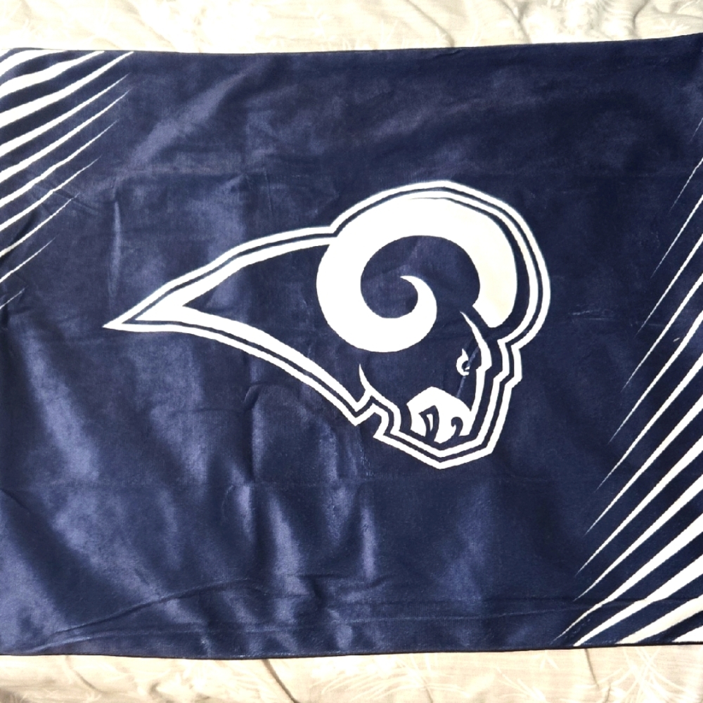Los Angeles Rams NFL Pillowcase NWOT Sham Cover